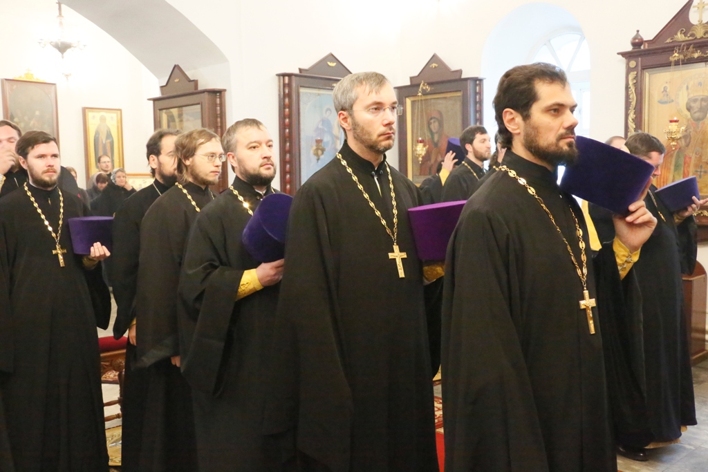 Служение трех архиереев в Свято-Предтеченском храме при Саранской Духовной Семинарии